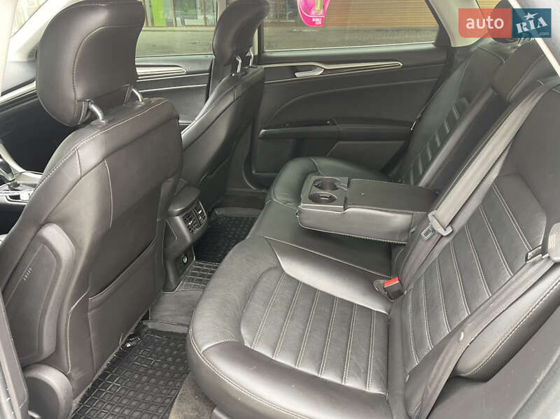Седан Ford Fusion 2014 в Одесі
