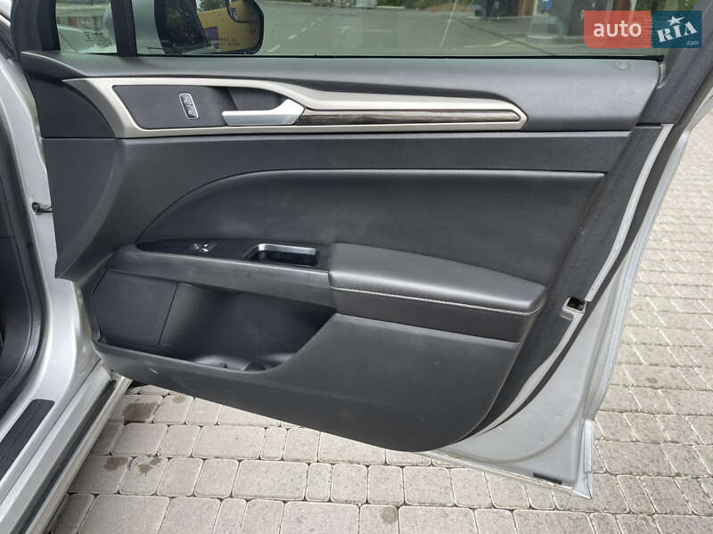 Седан Ford Fusion 2014 в Одесі