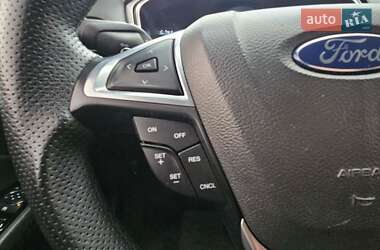Седан Ford Fusion 2015 в 