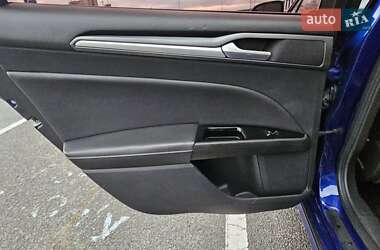 Седан Ford Fusion 2015 в 