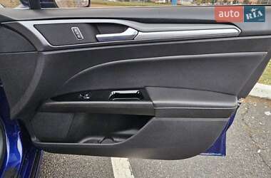 Седан Ford Fusion 2015 в 