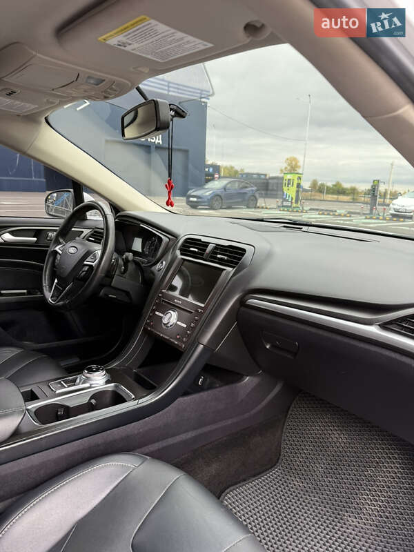 Седан Ford Fusion 2018 в Чернигове