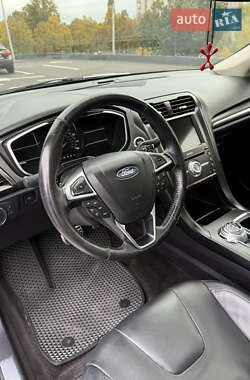 Седан Ford Fusion 2018 в 