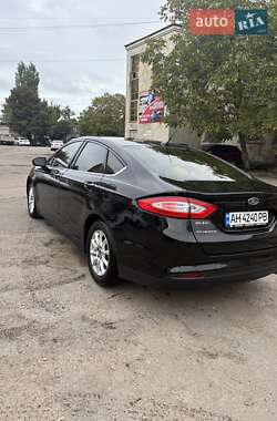 Седан Ford Fusion 2015 в 