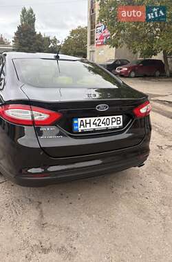 Седан Ford Fusion 2015 в 