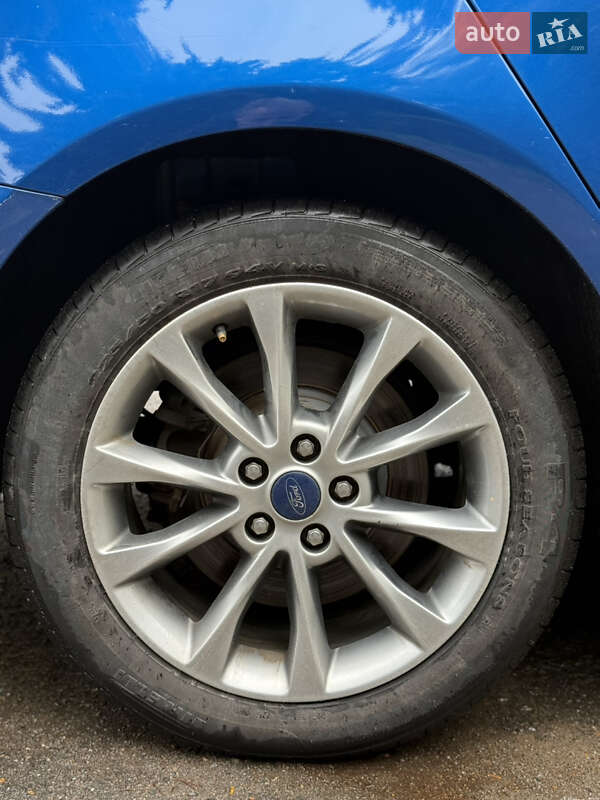 Седан Ford Fusion 2016 в Львові