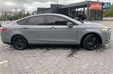 Седан Ford Fusion 2013 в 