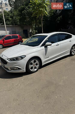 Седан Ford Fusion 2017 в 
