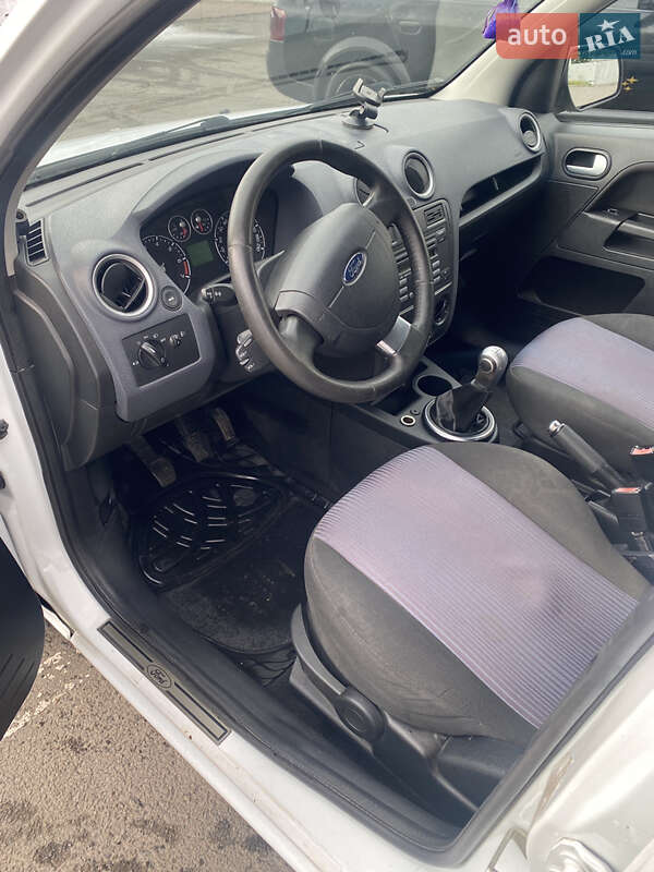 Хэтчбек Ford Fusion 2011 в Львове