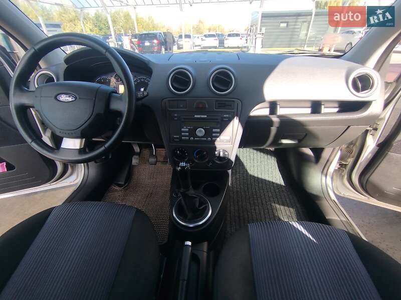 Хетчбек Ford Fusion 2011 в Рівному