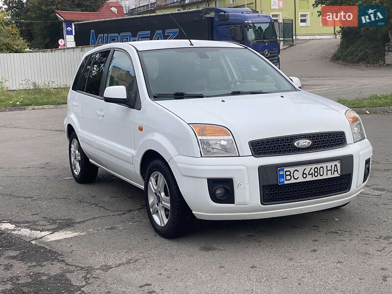 Хетчбек Ford Fusion 2011 в 