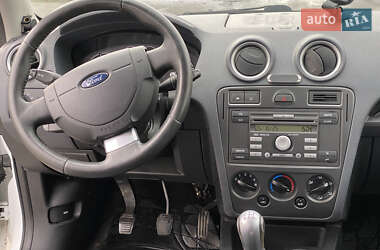 Хетчбек Ford Fusion 2011 в 