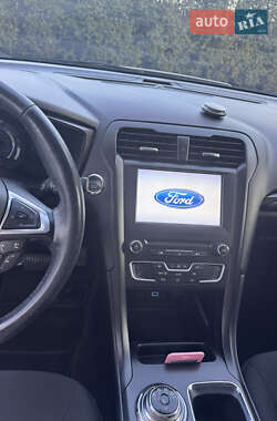 Седан Ford Fusion 2017 в 