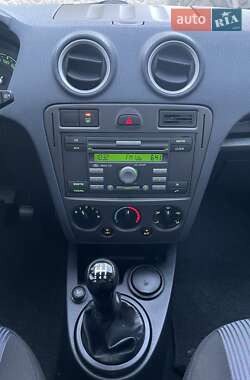Хетчбек Ford Fusion 2008 в 