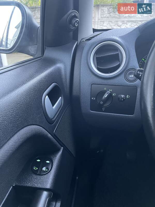 Хэтчбек Ford Fusion 2008 в Виннице