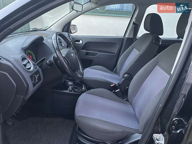 Хэтчбек Ford Fusion 2008 в Виннице