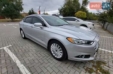 Седан Ford Fusion 2013 в 