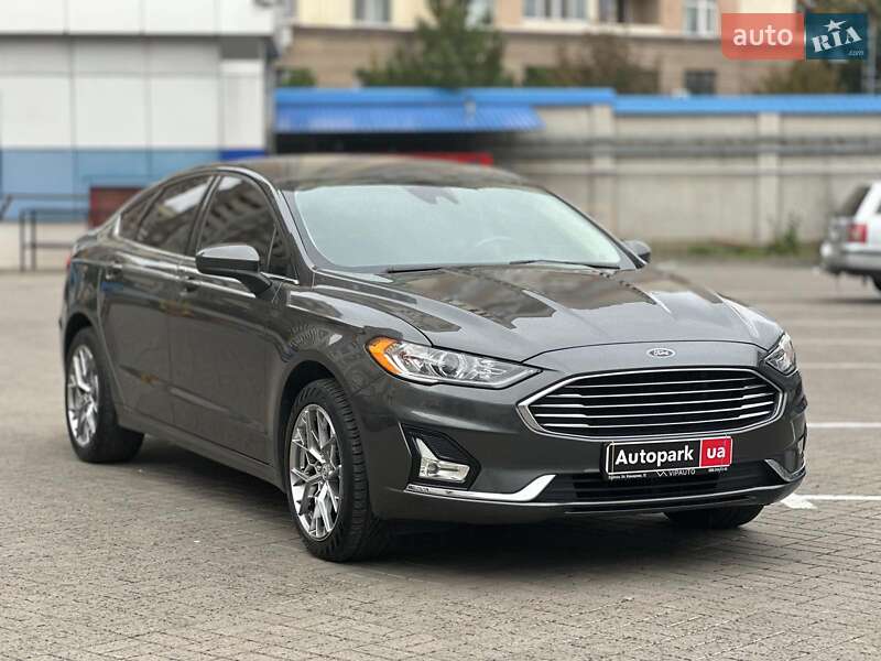 Седан Ford Fusion 2019 в Одесі