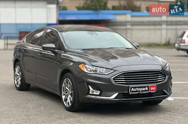 Седан Ford Fusion 2019 в 