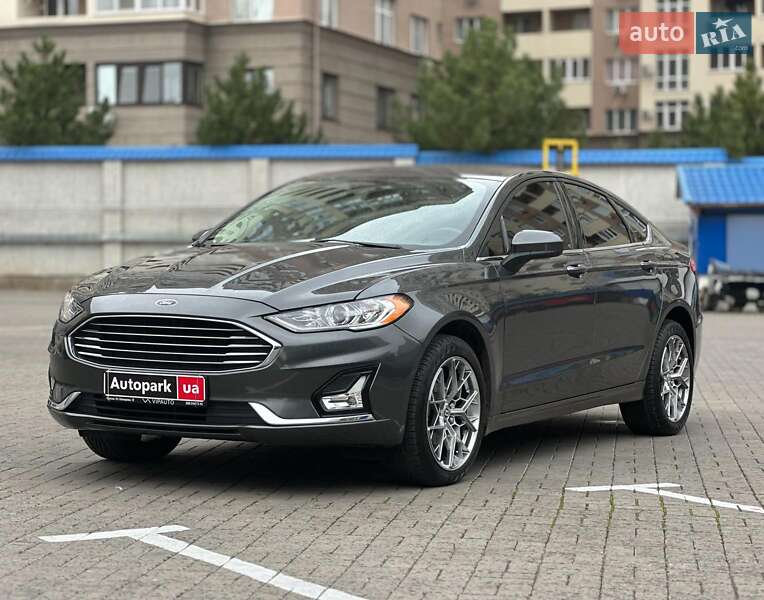 Седан Ford Fusion 2019 в 