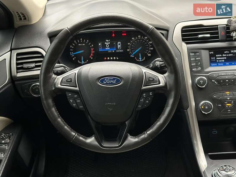 Седан Ford Fusion 2019 в Одесі