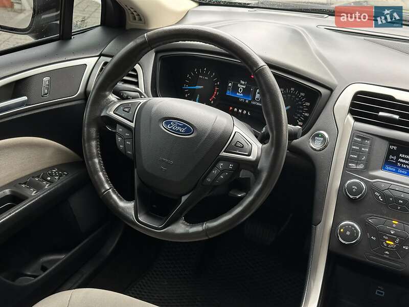 Седан Ford Fusion 2019 в Одесі