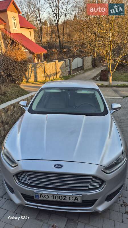 Седан Ford Fusion 2015 в Иршаве