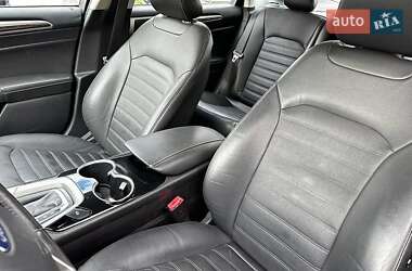 Седан Ford Fusion 2015 в 