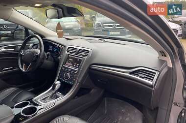 Седан Ford Fusion 2013 в 