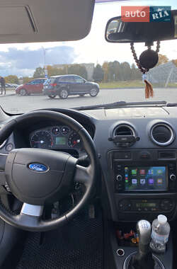 Хэтчбек Ford Fusion 2008 в Владимире