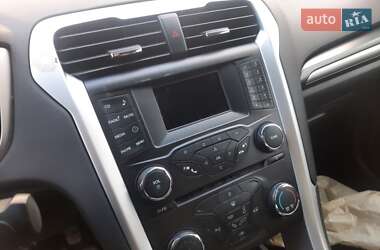Седан Ford Fusion 2014 в 