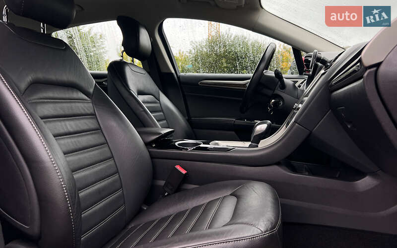 Седан Ford Fusion 2013 в Львове