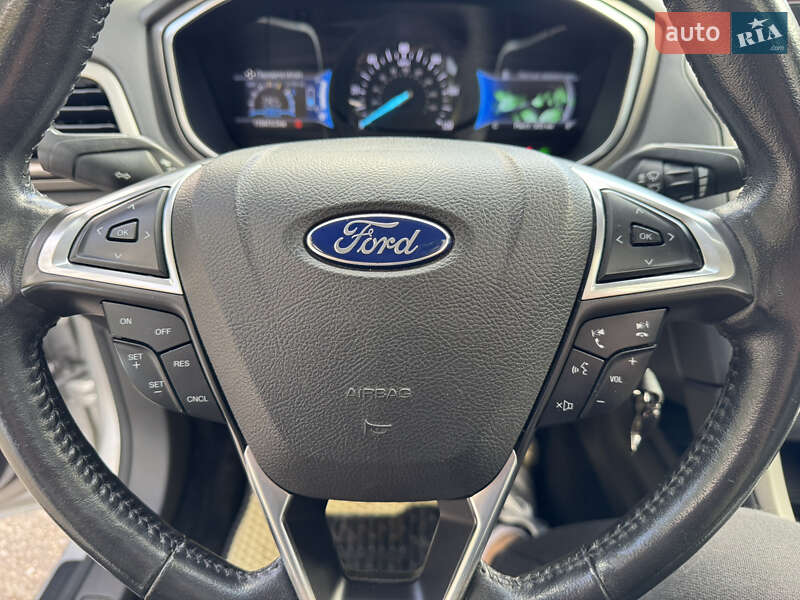 Седан Ford Fusion 2016 в Києві