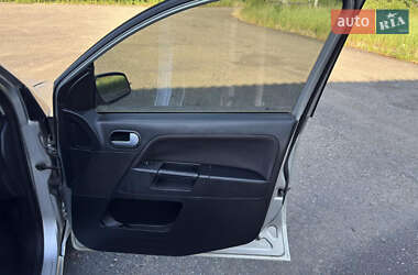 Хэтчбек Ford Fusion 2006 в 