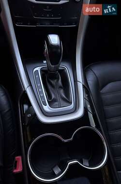 Седан Ford Fusion 2013 в 