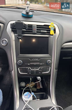 Седан Ford Fusion 2020 в 