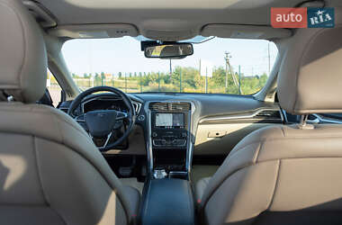 Седан Ford Fusion 2018 в 