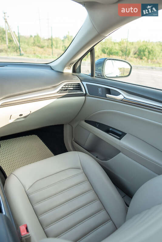 Седан Ford Fusion 2018 в Рівному