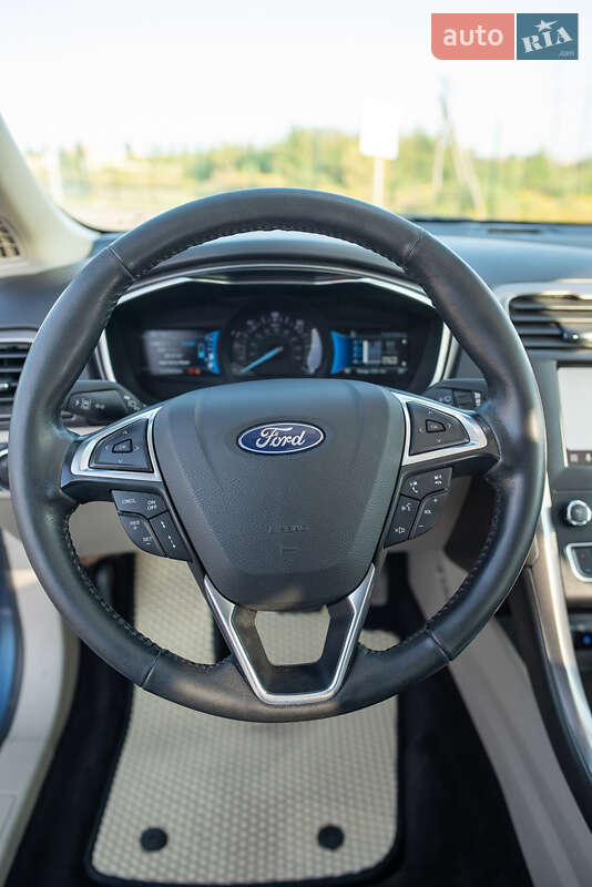 Седан Ford Fusion 2018 в Рівному
