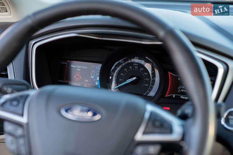 Седан Ford Fusion 2018 в Рівному
