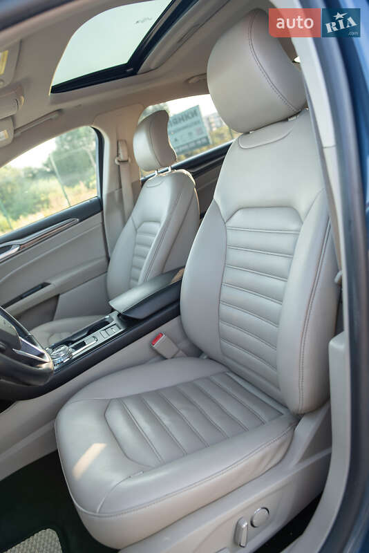 Седан Ford Fusion 2018 в Рівному