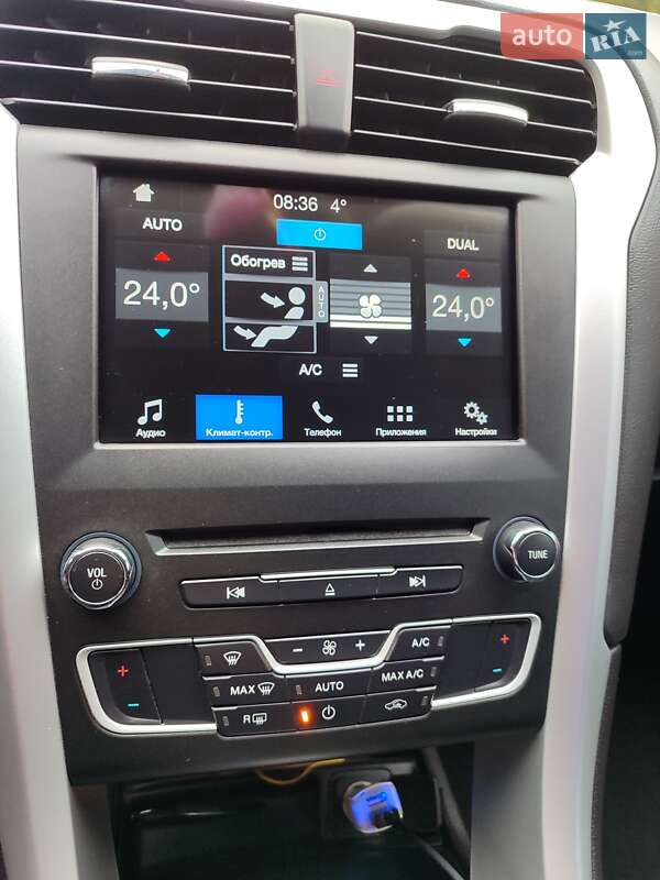Седан Ford Fusion 2015 в Вишневом