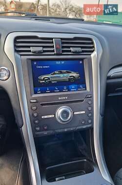 Седан Ford Fusion 2018 в 