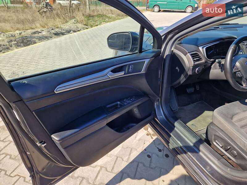 Седан Ford Fusion 2018 в Одесі