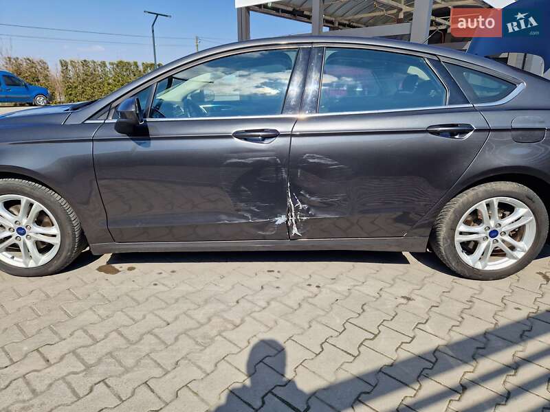 Седан Ford Fusion 2018 в Одесі