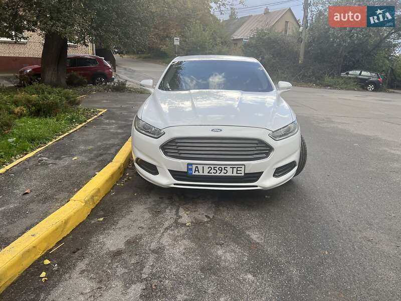Седан Ford Fusion 2013 в 