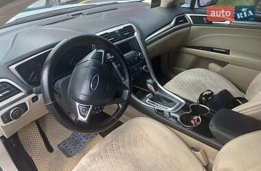 Седан Ford Fusion 2013 в 