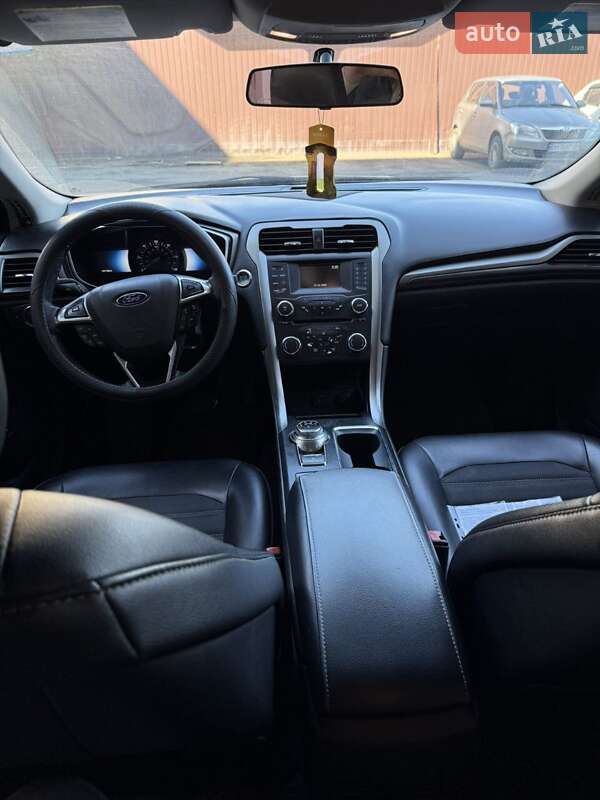 Седан Ford Fusion 2016 в Одесі