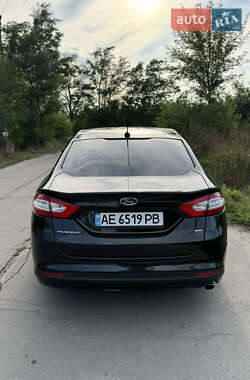 Седан Ford Fusion 2013 в 