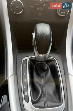 Седан Ford Fusion 2013 в 